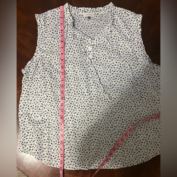 Court and Rowe Black and White Floral Sleeveless Blouse NWT - Picture 8 of 9